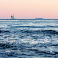 Ocean sunset w sailboat